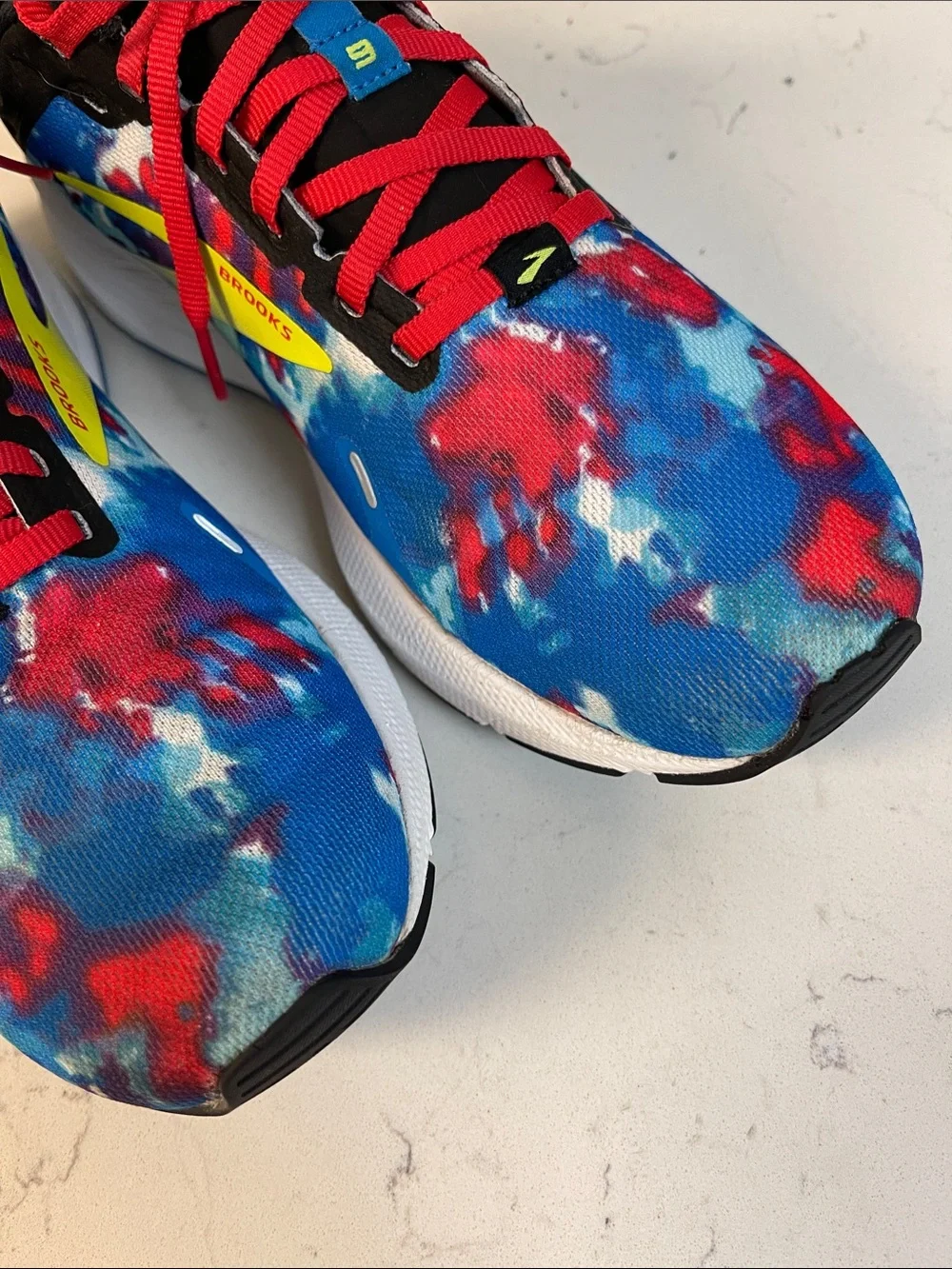 Brooks Woman’s Launch 9 'Multi Color' Tie Dye Size 10